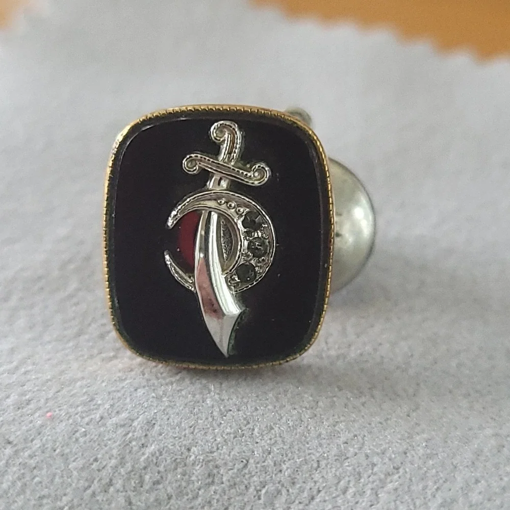 Vintage Masonic Shriners Scimitar Crescent Moon Enamel Tie Tack Lapel Pin